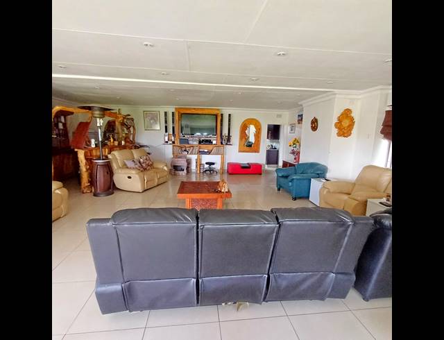 21,414M² SMALLHOLDING FOR SALE IN HOMELANDS